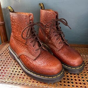 NEW Dr. Martens CROC Pascal Brown Leather Combat Boots Size 10